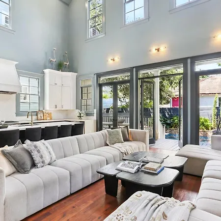 Grand 10br Nola Retreat Dual Heated Pools & Spas