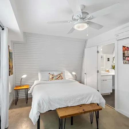 Private Pool - Massive Game & Living-dining Space - The Moon Bywater New Orleans