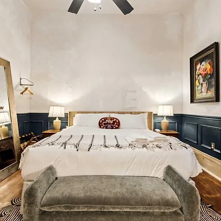 Historic 1840s 2 Min Steps From French Quarter 9br 7ba Bed & Breakfast *