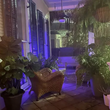 Bed & Breakfast Boutique Double Queen Balcony And Pool