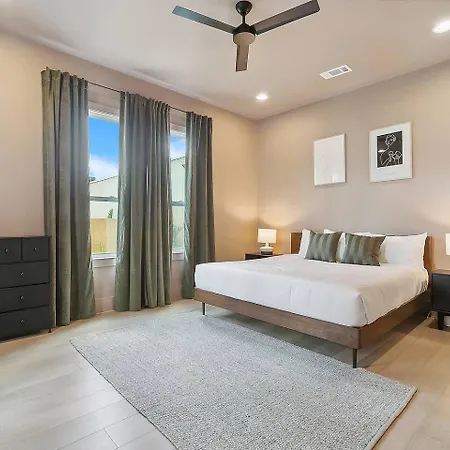 Tropical Escape W/pool Near Jazzfest, Fq, Bourbon Holiday home New Orleans