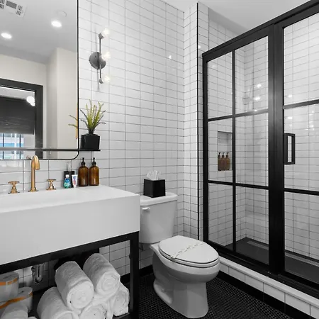 Eleven48 Aparthotel 3*