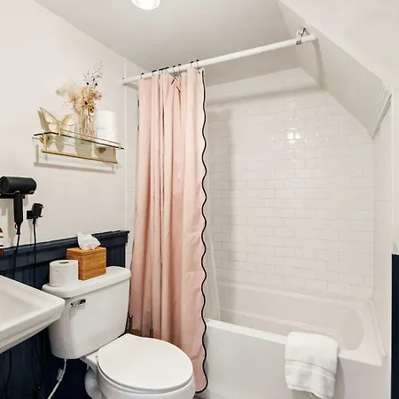 Historic 1840s 2 Min Steps From French Quarter 9br 7ba * New Orleans