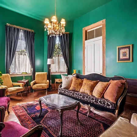 Historic Steps From French Quarter Bed & Breakfast New Orleans