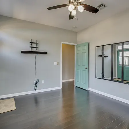 Holiday home Updated Family Near Park!