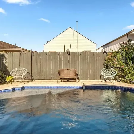 Relaxing Bohemian W Heated Pool 5br 4ba * New Orleans
