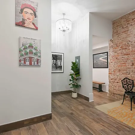 Nola Funk Luxury Floor Holiday home *