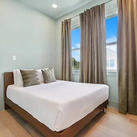Tropical Escape W/pool Near Jazzfest, Fq, Bourbon New Orleans