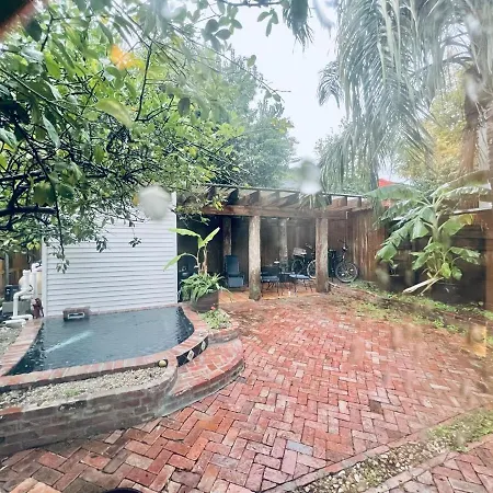 Holiday home A Courtyard Garden Retreat With Splash Pool New Orleans