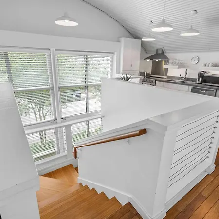 Private Pool - Massive Game & Living-dining Space - The Moon Bywater New Orleans
