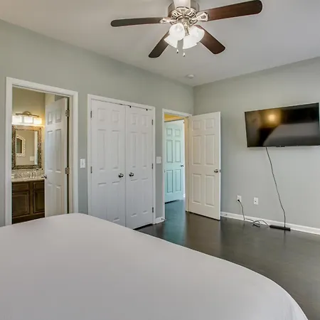 Holiday home Updated Family Near Park! *