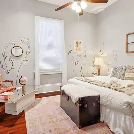 Relaxing Bohemian W Heated Pool 5br 4ba * New Orleans