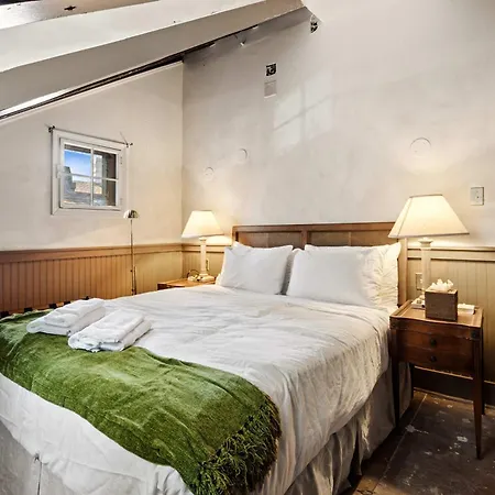 Bed & Breakfast Historic 1840s 2 Min Steps From French Quarter 9br 7ba *