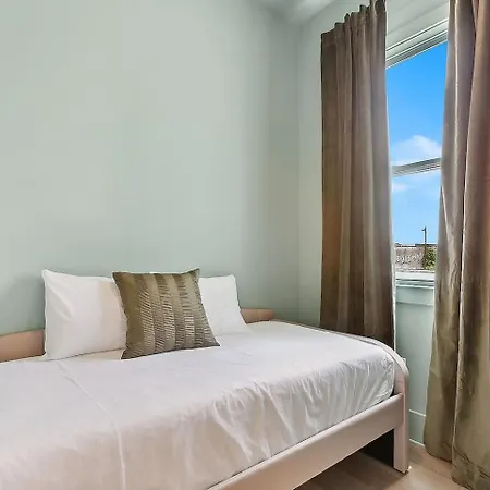 Holiday home Tropical Escape W/pool Near Jazzfest, Fq, Bourbon *