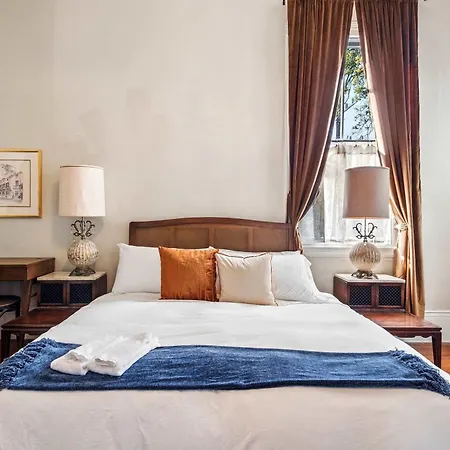 Bed & Breakfast Historic Steps From French Quarter New Orleans