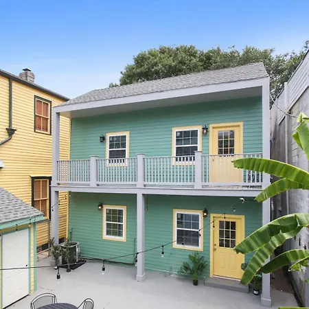 Historic 1840s 2 Min Steps From French Quarter 9br 7ba Bed & Breakfast *