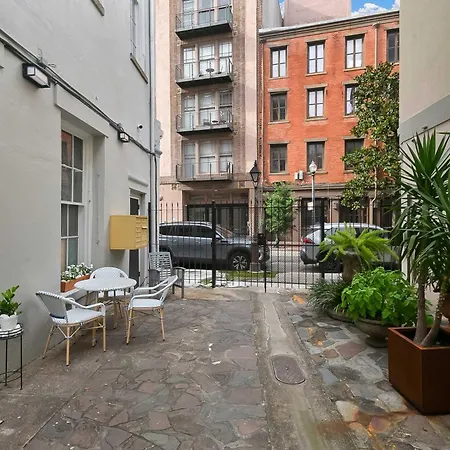 Nola Funk Luxury Floor Holiday home