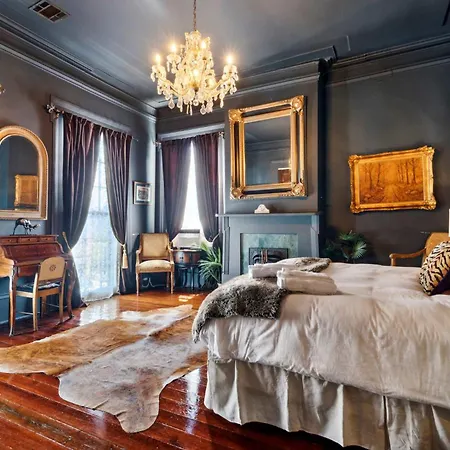 Villa Opulent Historic W Heated Pool 5br 6ba