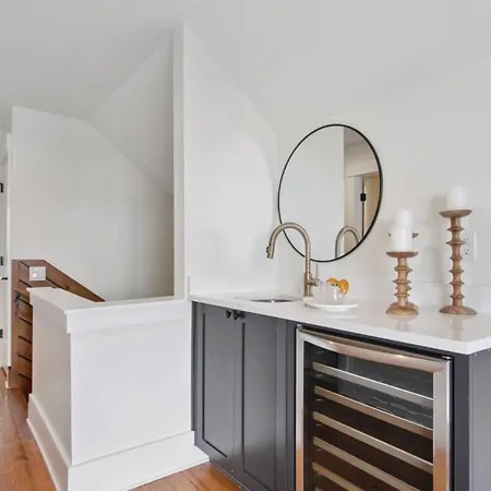 Designer Heated Pool & Rooftop Holiday home New Orleans