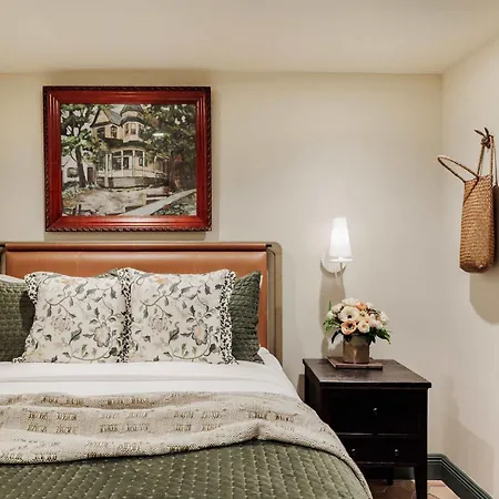 Hotel 24 Bedroom Boutique Buyout Private Pool