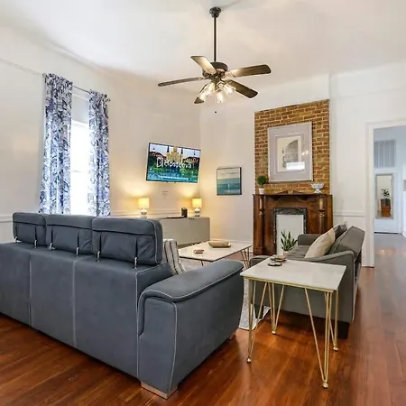 Prime Uptown With Backyard And Ev Parking Villa *
