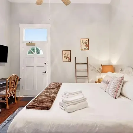 Villa Relaxing Bohemian W Heated Pool 5br 4ba New Orleans
