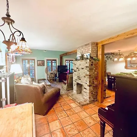 Holiday home A Courtyard Garden Retreat With Splash Pool New Orleans