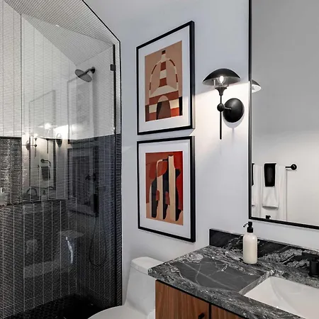 2 Designer Nola Homes Heated Pools & Rooftops Holiday home