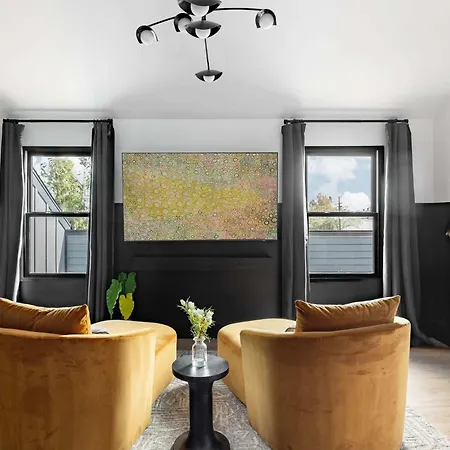 2 Designer Nola Homes Heated Pools & Rooftops Holiday home
