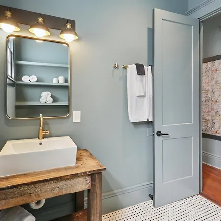 Grand 10br Nola Retreat Dual Heated Pools & Spas