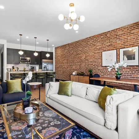 Eleven48 Aparthotel 3*