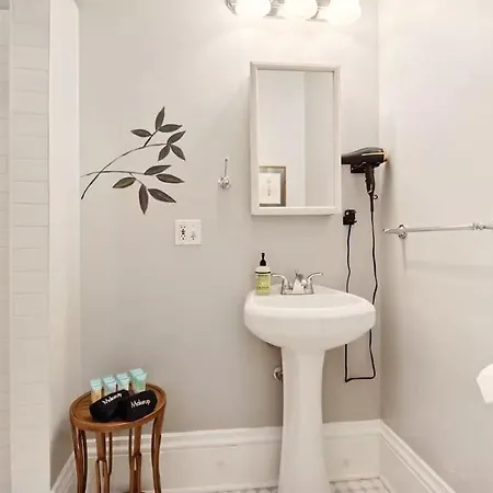 Relaxing Bohemian W Heated Pool 5br 4ba