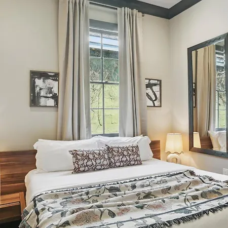 Grand 10br Nola Retreat Dual Heated Pools & Spas * New Orleans