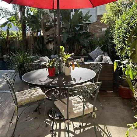 Boutique Double Queen Balcony And Pool 3*