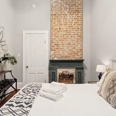 Relaxing Bohemian W Heated Pool 5br 4ba *