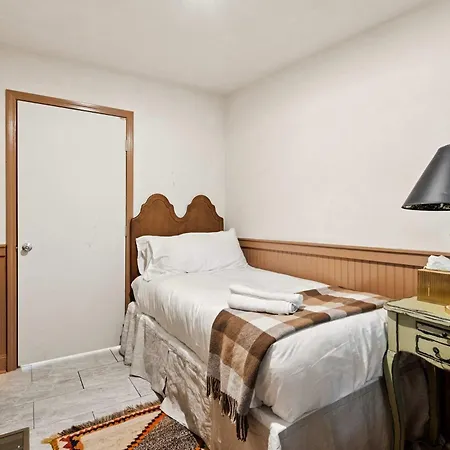 Bed & Breakfast Historic 1840s 2 Min Steps From French Quarter 9br 7ba *