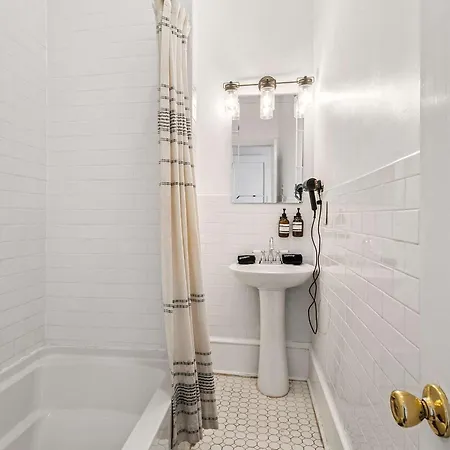 Historic Steps From French Quarter Bed & Breakfast