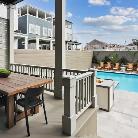 Holiday home Designer Heated Pool & Rooftop *