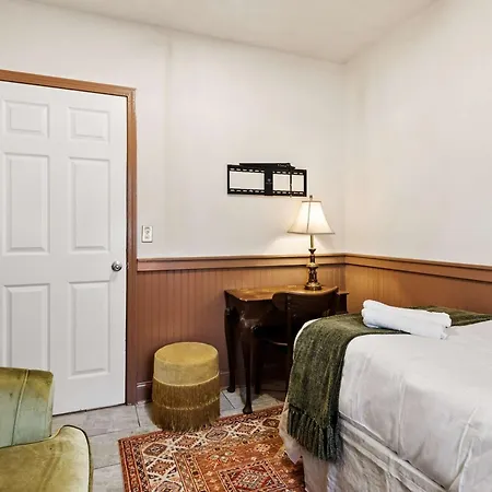 Historic 1840s 2 Min Steps From French Quarter 9br 7ba Bed & Breakfast New Orleans