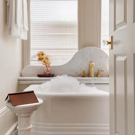 24 Bedroom Boutique Buyout Private Pool New Orleans
