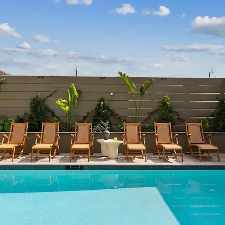 Holiday home Designer Heated Pool & Rooftop