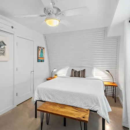 Holiday home Private Pool - Massive Game & Living-dining Space - The Moon Bywater New Orleans