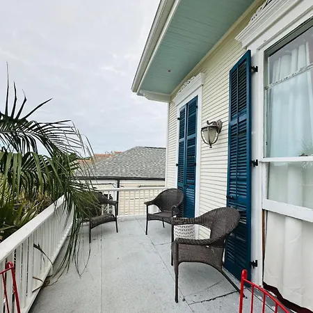 Bed & Breakfast Boutique Queen Suite, Balcony-near French Quarter 3*