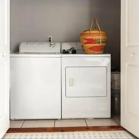 Relaxing Bohemian W Heated Pool 5br 4ba New Orleans