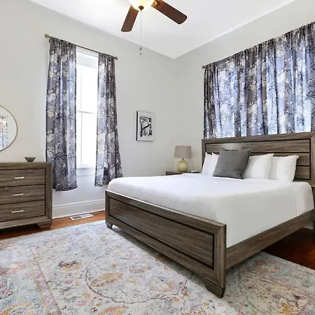 Prime Uptown With Backyard And Ev Parking * New Orleans