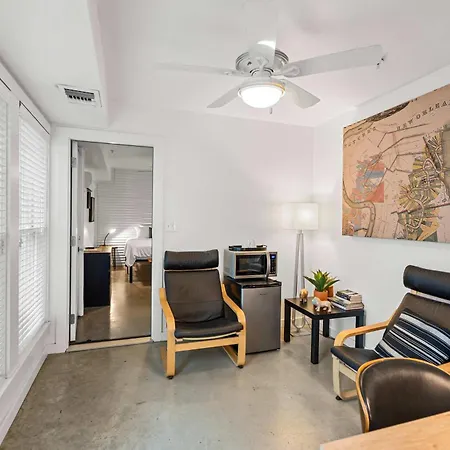 Private Pool - Massive Game & Living-dining Space - The Moon Bywater *
