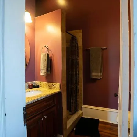Boutique Double Queen Balcony And Pool