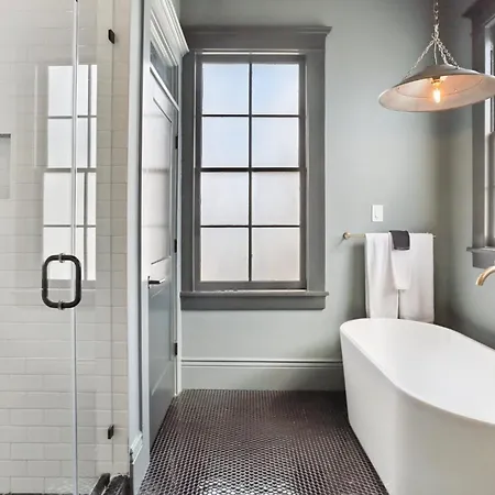Grand 10br Nola Retreat Dual Heated Pools & Spas