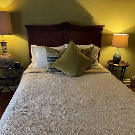 Boutique King Balcony And Pool 3*
