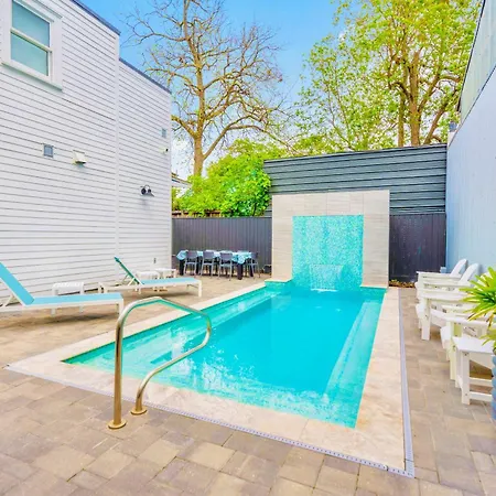 Private Pool - Massive Game & Living-dining Space - The Moon Bywater New Orleans